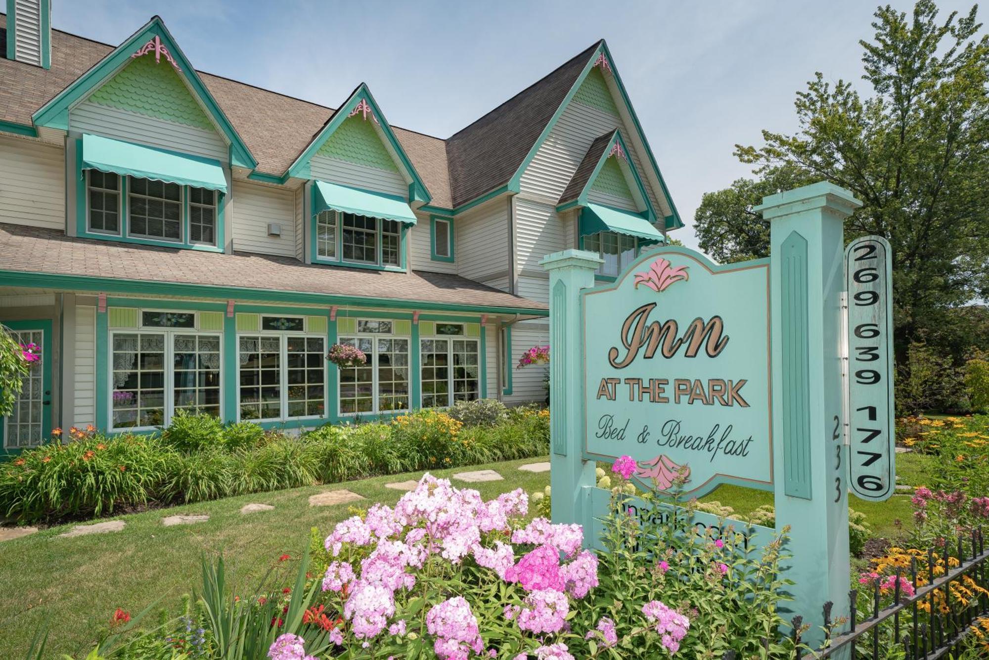Inn At The Park Bed And Breakfast South Haven Exterior foto